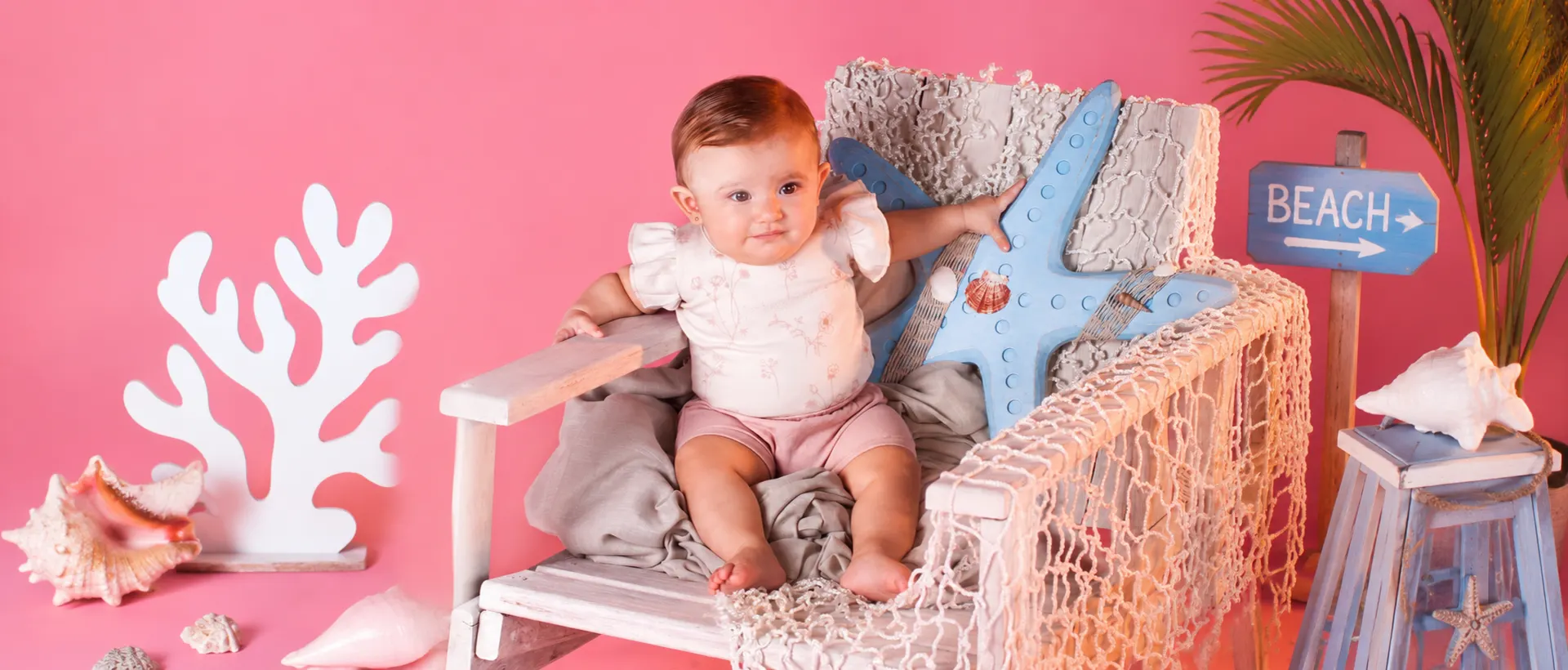 Bebê com body floral — coleção Minha Flor